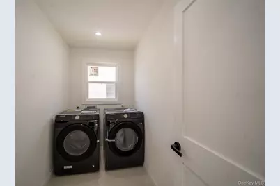 17 Park Drive East, Syosset, NY 11791 - Photo 24