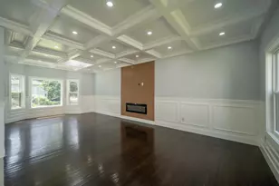 17 Park Dr E, Syosset, NY 11791 - Photo 4