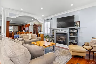 1011 Bay 24th Street, Far Rockaway, NY 11691 - Photo 6