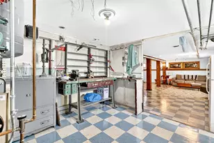 81 Lincoln Ave, Yonkers, NY 10704 - Photo 32