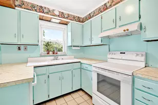 81 Lincoln Ave, Yonkers, NY 10704 - Photo 10