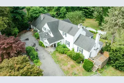 221 Huntington Bay Road, Huntington, NY 11743 - Photo 4