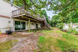221 Huntington Bay Rd, Huntington, NY 11743 - Photo 16