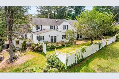 221 Huntington Bay Road, Huntington, NY 11743 - Photo 14