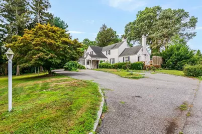 221 Huntington Bay Road, Huntington, NY 11743 - Photo 2