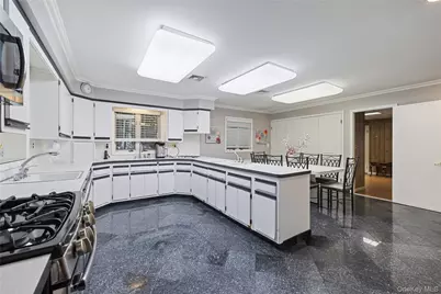 8 Harvest Court, Monsey, NY 10952 - Photo 34