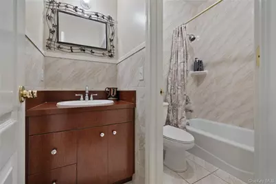 8 Harvest Court, Monsey, NY 10952 - Photo 20