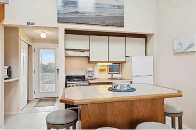 22 Soundview Drive #207, Montauk, NY 11954 - Photo 4