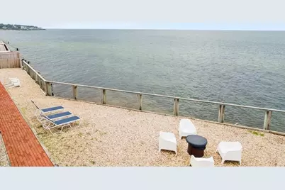 22 Soundview Drive #207, Montauk, NY 11954 - Photo 16