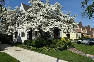 112-26 176th St, Addisleigh Park, NY 11433 - Photo 36