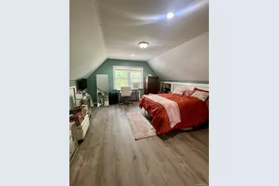 59 Dunwood Road, Port Washington, NY 11050 - Photo 2