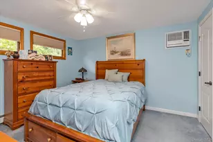 7 Swartout Pl, Amityville, NY 11701 - Photo 12