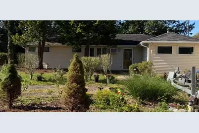 7 Swartout Place, Amityville, NY 11701 - Photo 22