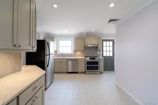 642 Salisbury Park Dr, Westbury, NY 11590 - Photo 4