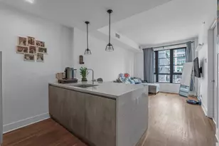 21-10 44th Dr, Long Island City, NY 11101 - Photo 4