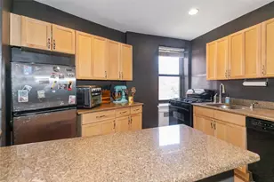 4 Town House Pl, Great Neck, NY 11021 - Photo 14