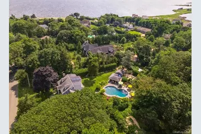 330 Private Road, Patchogue, NY 11772 - Photo 2