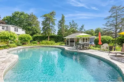 330 Private Road, Patchogue, NY 11772 - Photo 8