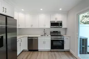 5 Amesworth Ct, Middle Island, NY 11953 - Photo 10