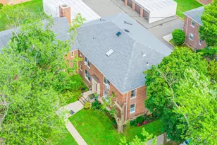 35-31 205th St, Bayside, NY 11361 - Photo 2