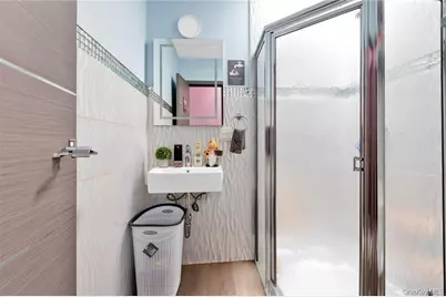 726 Manor Court, Brooklyn, NY 11235 - Photo 4