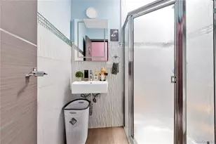 726 Manor Ct, Brooklyn, NY 11235 - Photo 4