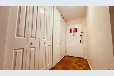 142-05 Roosevelt Avenue #204, Flushing, NY 11354 - Photo 6