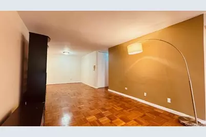 142-05 Roosevelt Avenue #204, Flushing, NY 11354 - Photo 8