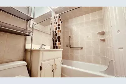 142-05 Roosevelt Avenue #204, Flushing, NY 11354 - Photo 18