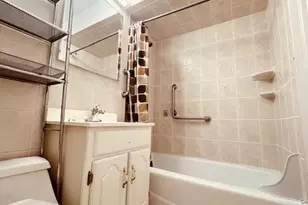 142-05 Roosevelt Ave, Flushing, NY 11354 - Photo 18