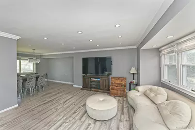 5 Shadywood Court, Huntington, NY 11743 - Photo 4