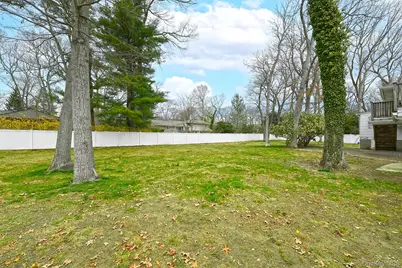 5 Shadywood Court, Huntington, NY 11743 - Photo 12