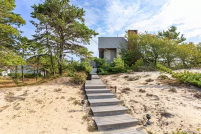 49 Gilberts Path, Amagansett, NY 11930 - Photo 2