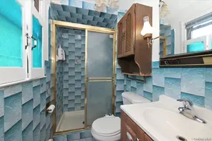 11 Edwards Pl, Valley Stream, NY 11580 - Photo 12