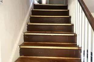 5 Crest Pl, Elmsford, NY 10523 - Photo 8