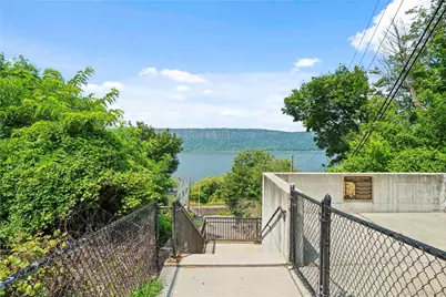 1 Hawley Terrace #2J, Yonkers, NY 10701 - Photo 30