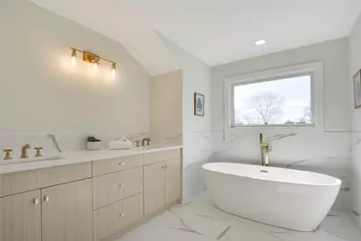 23 Belmont Circle, Syosset, NY 11791 - Photo 24