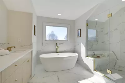 23 Belmont Circle, Syosset, NY 11791 - Photo 22