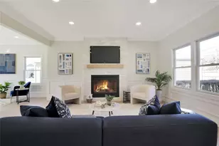 23 Belmont Cir, Syosset, NY 11791 - Photo 8