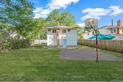 8 Willoughby Street, Brentwood, NY 11717 - Photo 8