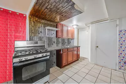 8 Willoughby Street, Brentwood, NY 11717 - Photo 30