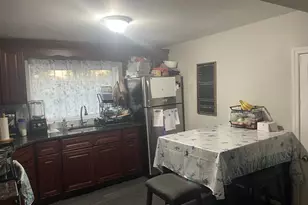 918 10th St, West Babylon, NY 11704 - Photo 2