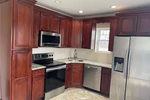 918 10th St, West Babylon, NY 11704 - Photo 4