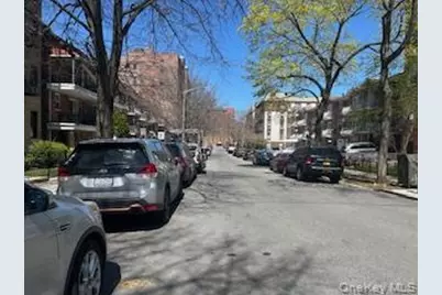 83-52 Talbot Street #3-J, Kew Gardens, NY 11415 - Photo 2