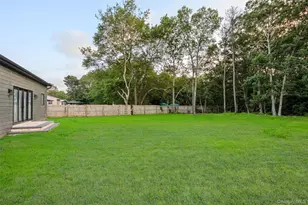 26 Tremont Ave, Patchogue, NY 11772 - Photo 12