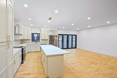 26 Tremont Avenue, Patchogue, NY 11772 - Photo 32