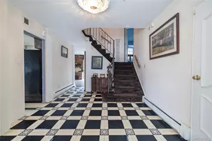 3843 Sally Ln, Oceanside, NY 11572 - Photo 4