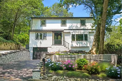 45 Forest Drive, Centerport, NY 11721 - Photo 2