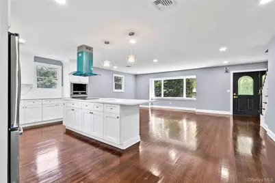 45 Forest Drive, Centerport, NY 11721 - Photo 6