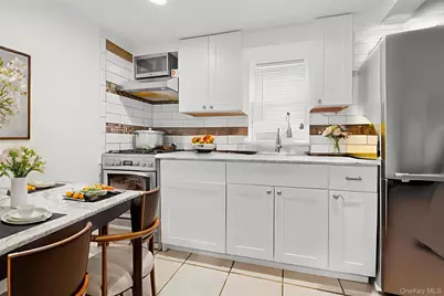 9 Willow Street, Glen Cove, NY 11542 - Photo 16